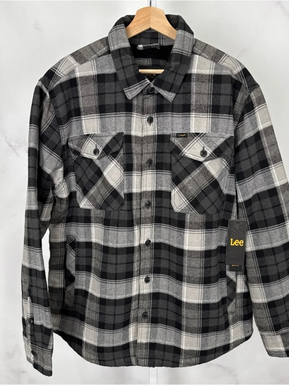 Lee this men’s