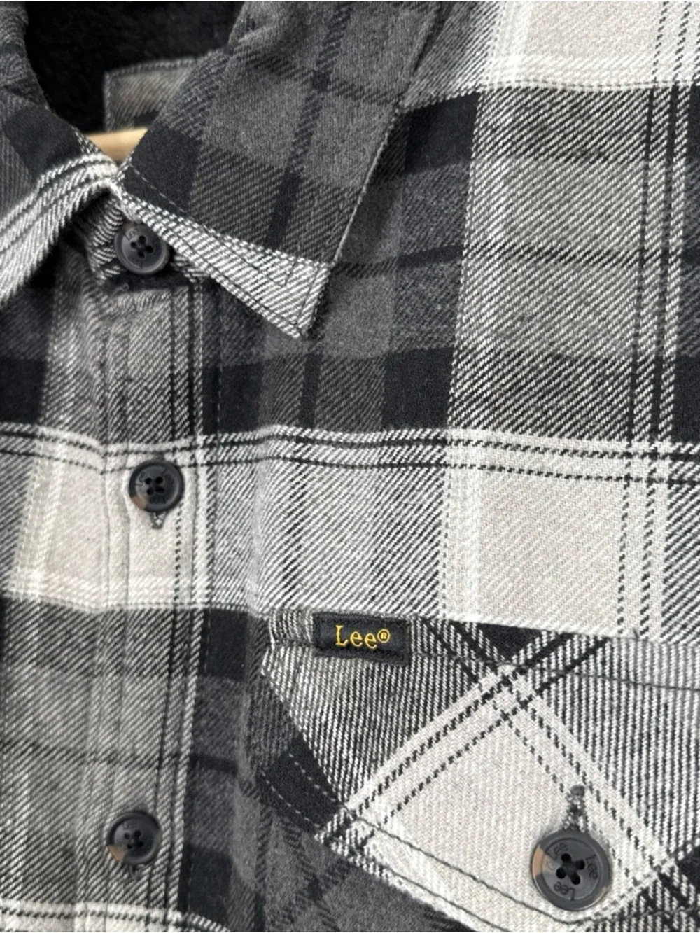 Lee this men’s