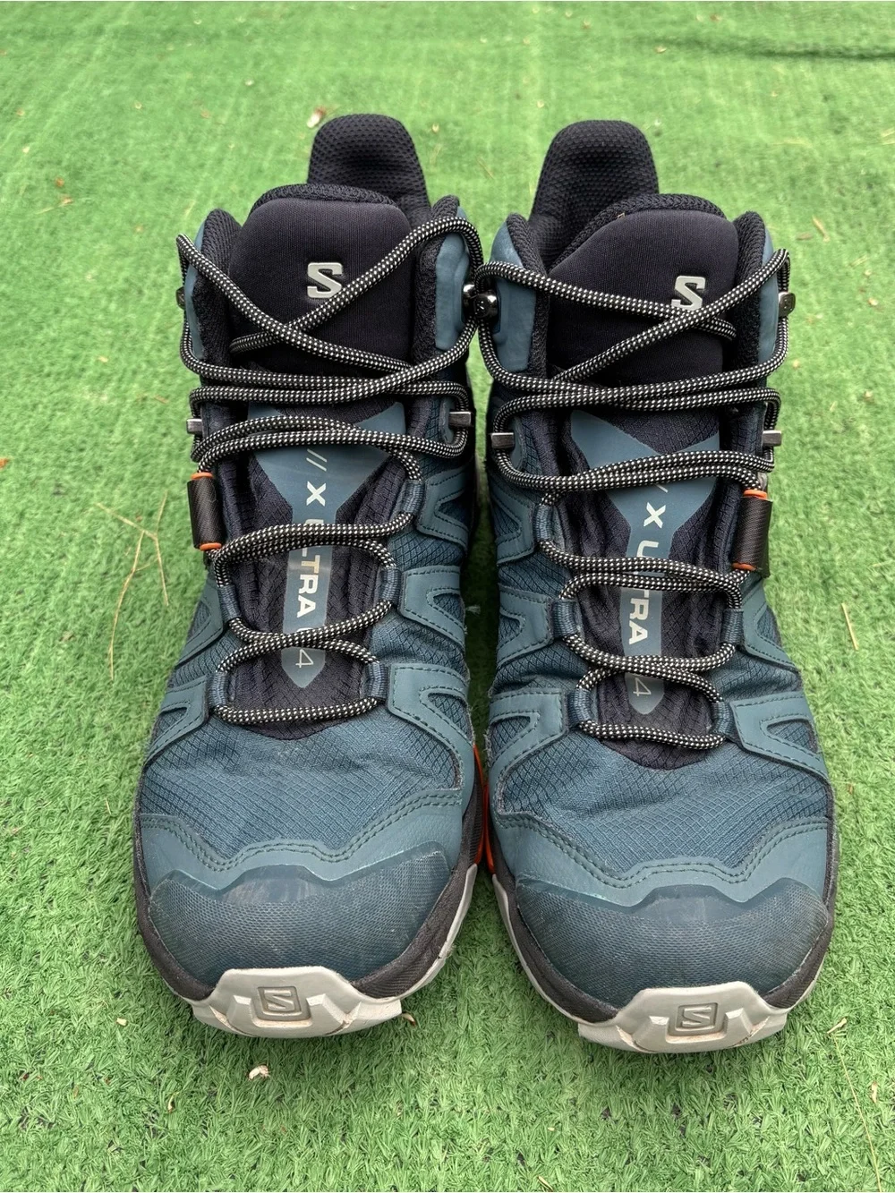 Salomon durable trail