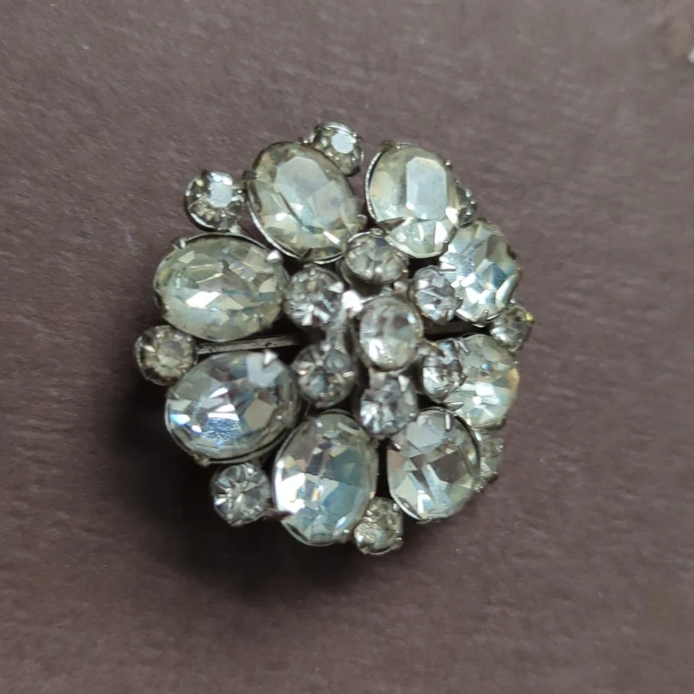 Vintage elegant brooch