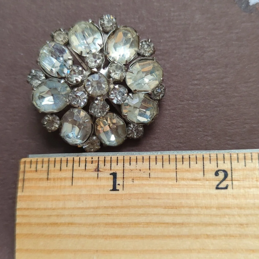 Vintage elegant brooch