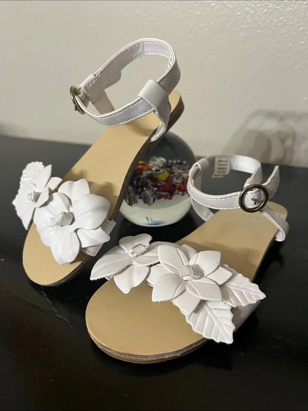 Janie and Jack white flower sandals faux leather floral appliqué sz 7