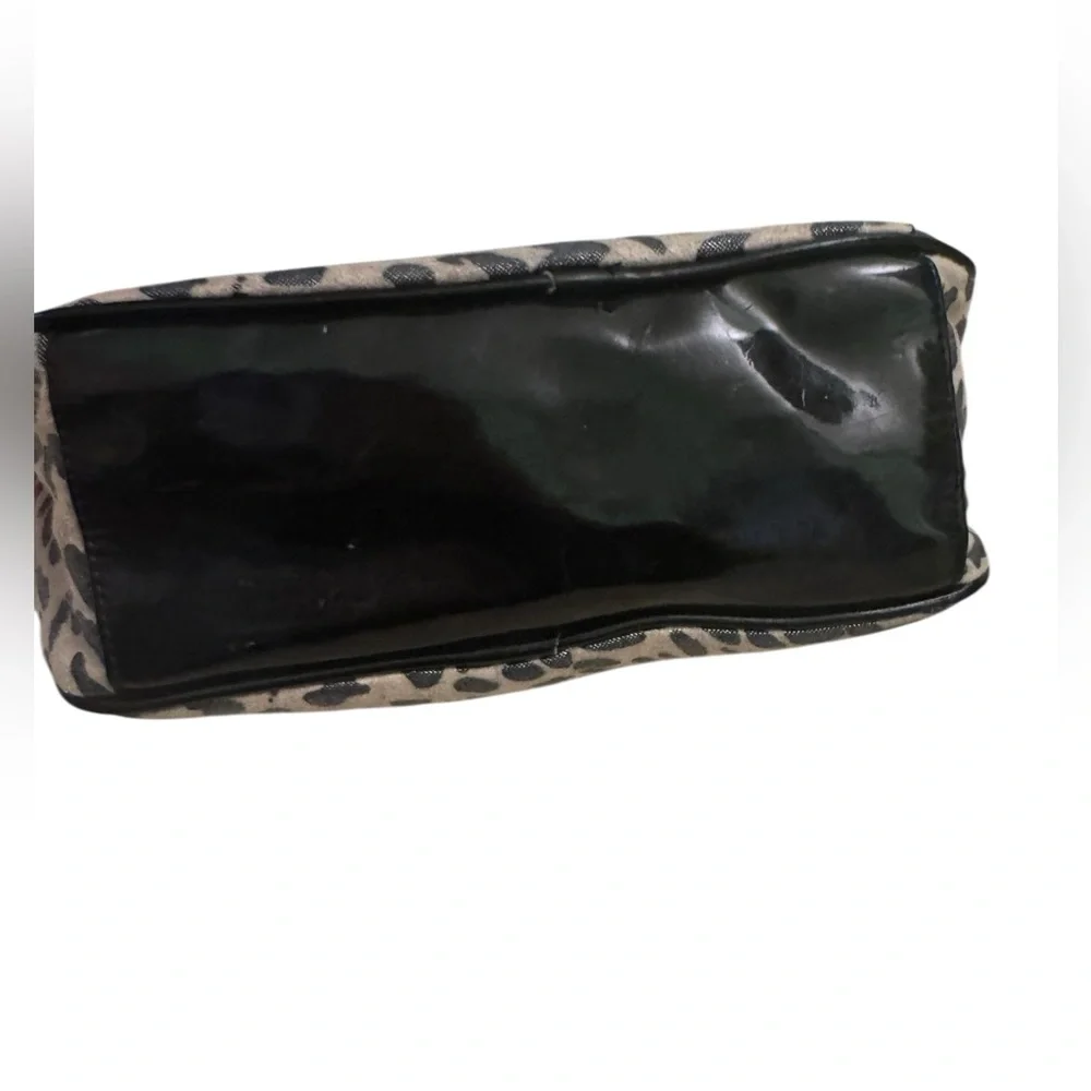 Betsey Johnson roomy fierce