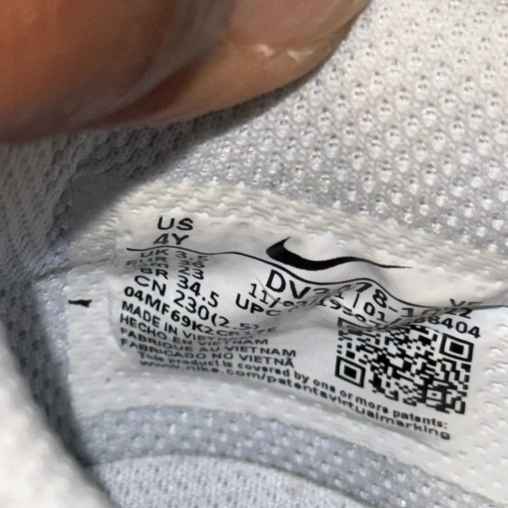 Nike scheme lime tags