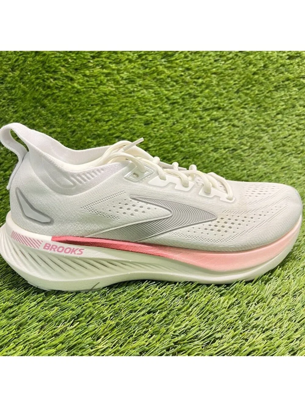 Brooks Glycerin GTS 23 Womens Size 9.5 Gray Pink Athletic Running Shoes Sneakers