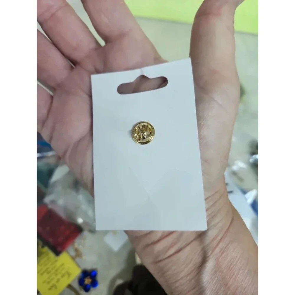 autom brooch pin
