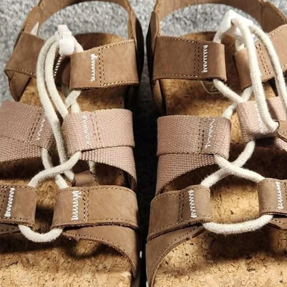 KEEN Elle Mixed Strap Toasted Coconut Birch Bungee Sandal Womens 9