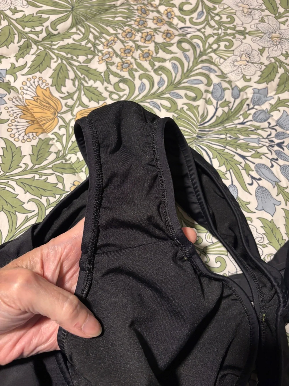 VENUS sleek black