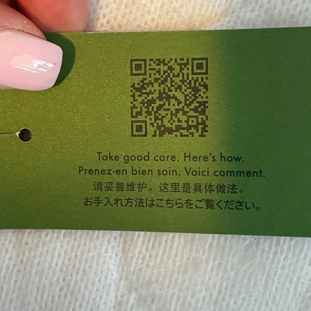 kate spade reposhing this
