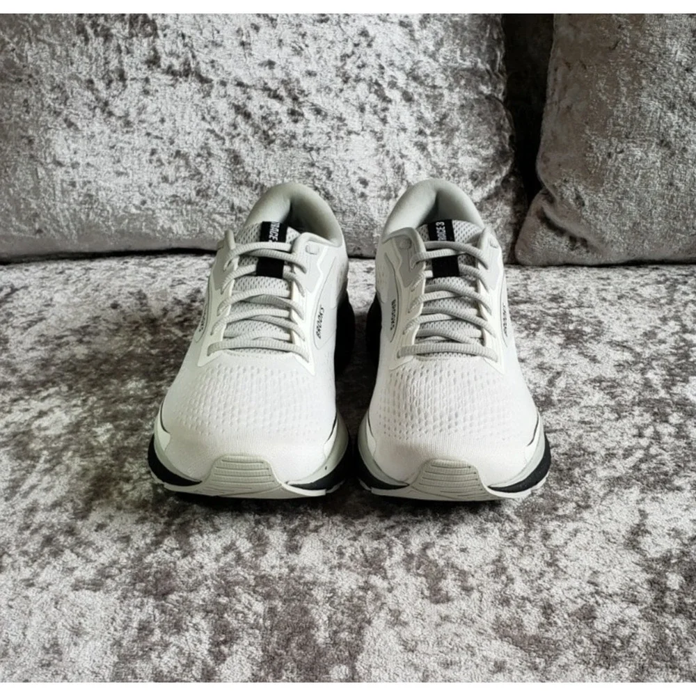 Brooks enjoy lightweight