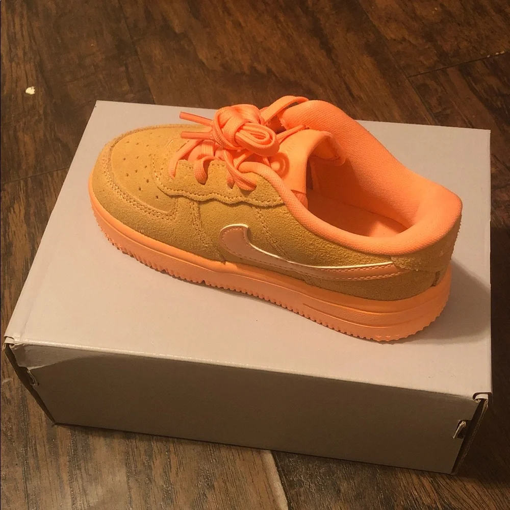 Nike toddlers air