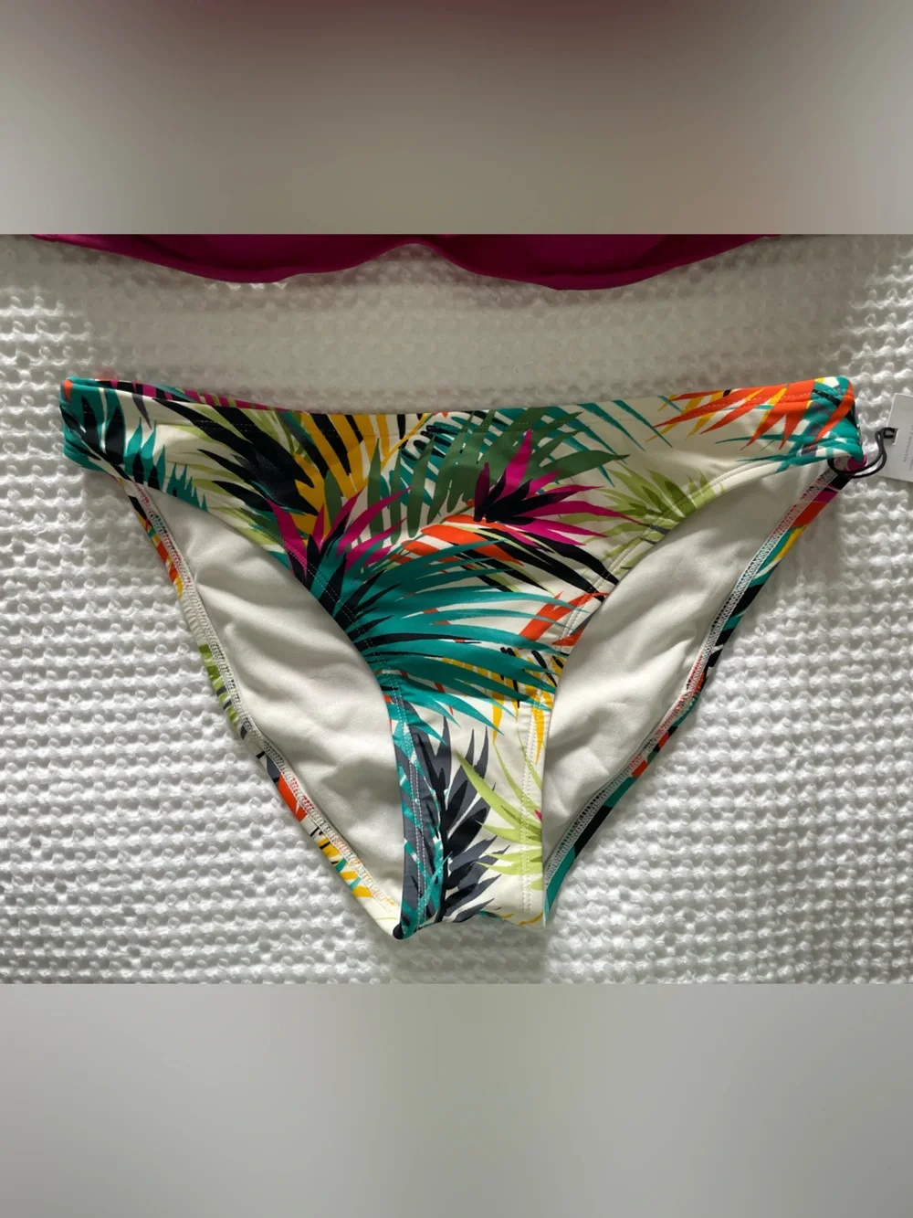 Shade & Shore coverage fuchsia lightly