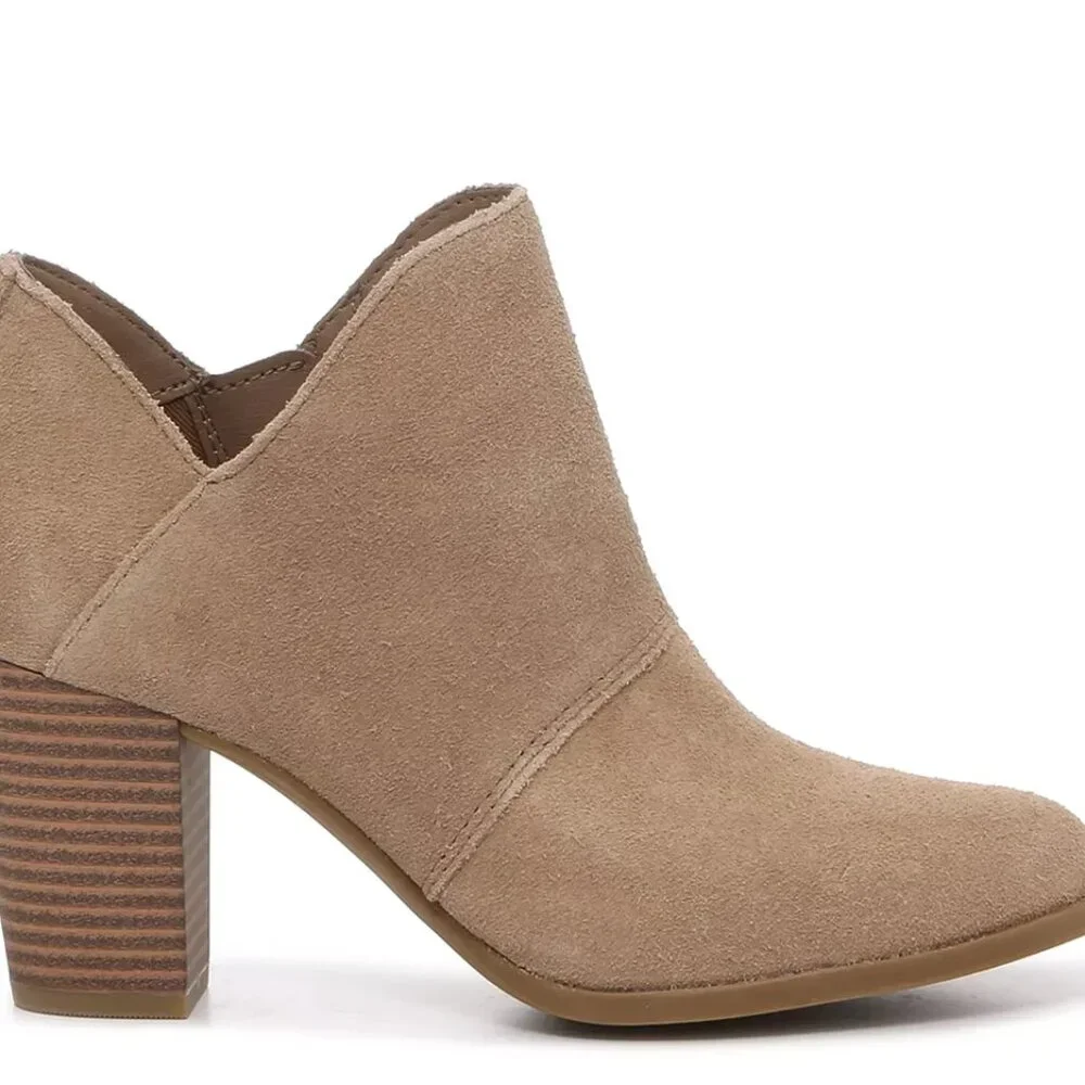 UGG color taupe