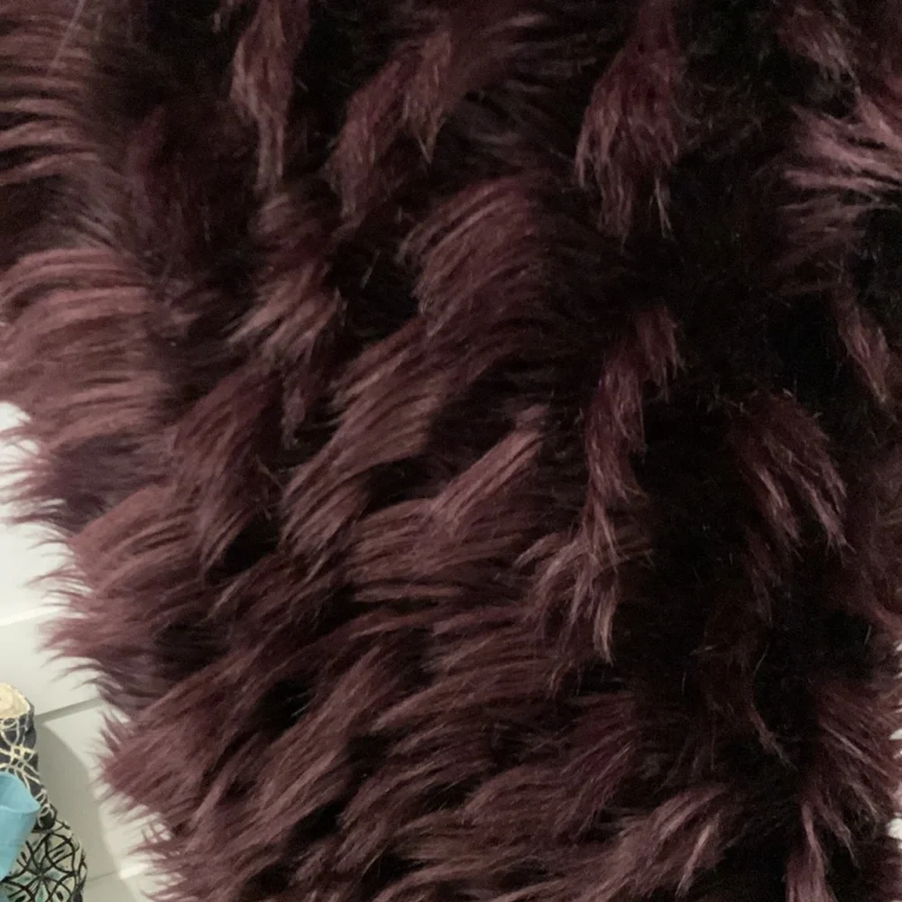 Tahari nwot table
