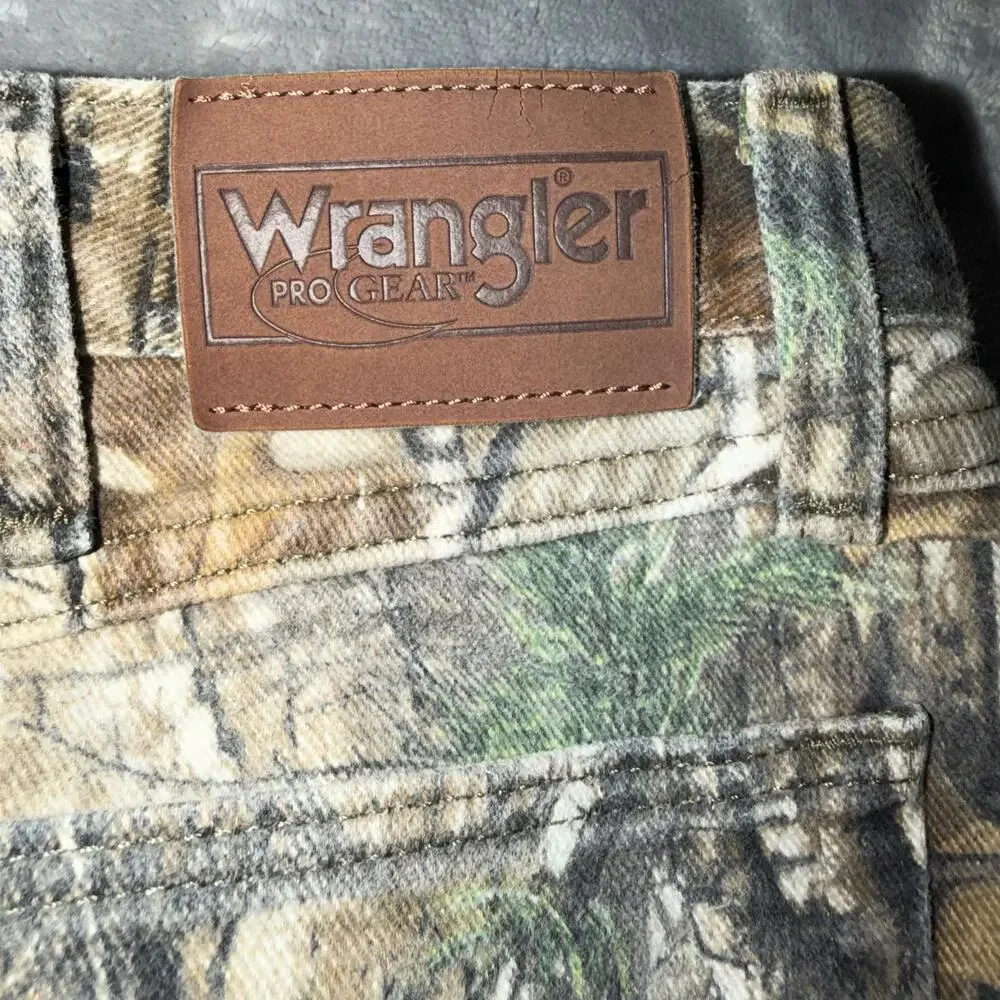 Wrangler details 	•	brand