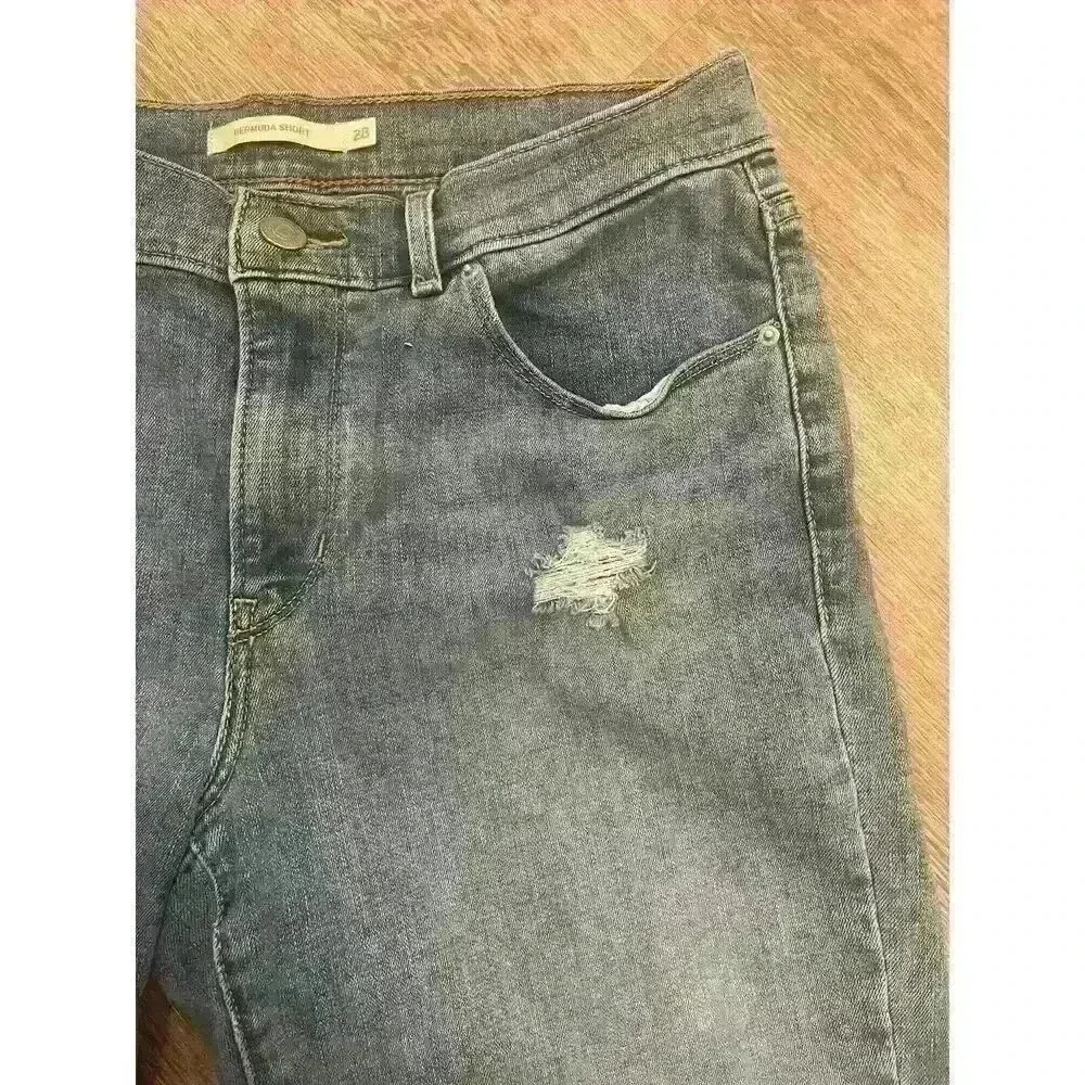 Levis very good