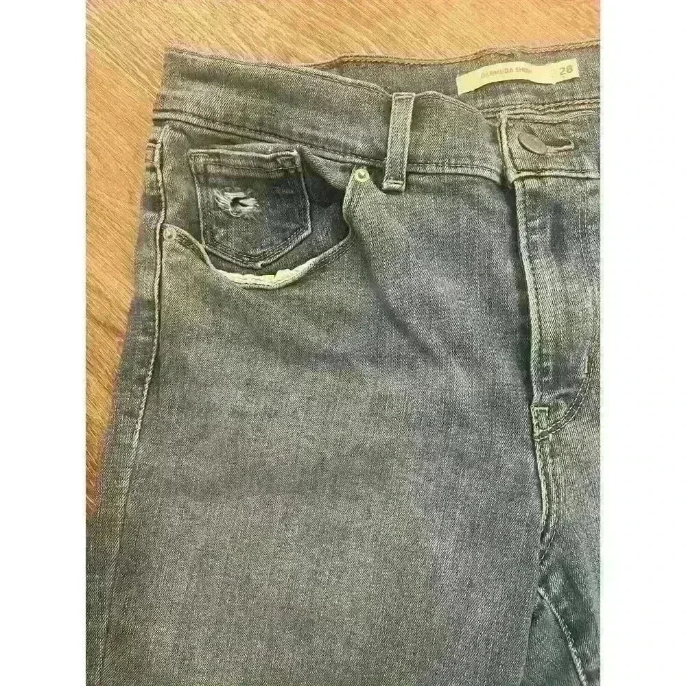 Levis very good