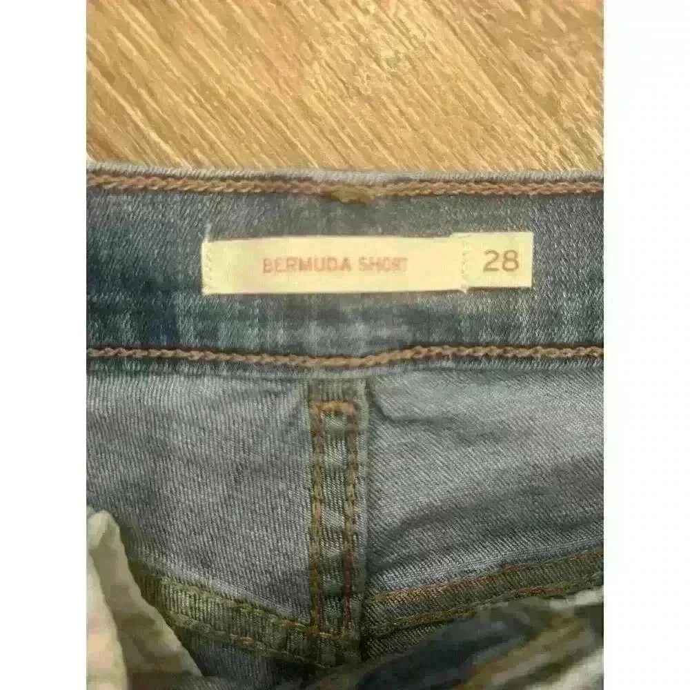 Levis very good
