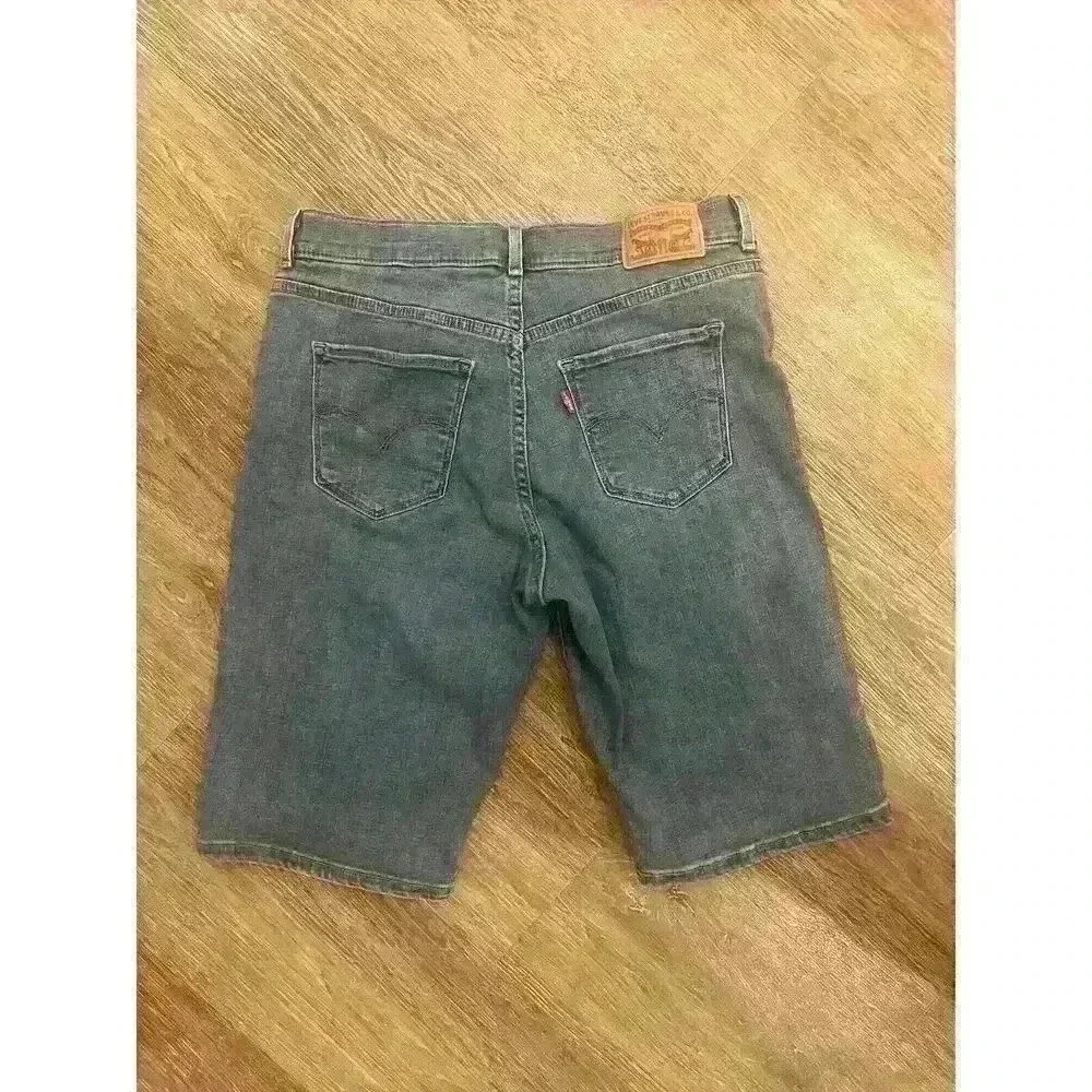 Levis very good