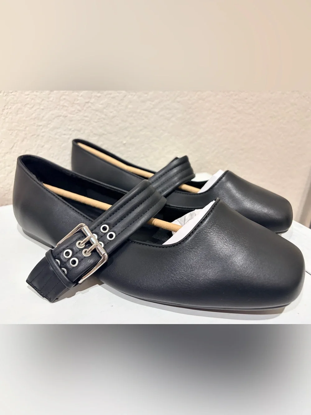 Women’s 10Wide Torrid Black Mary Jane Flats with Buckle Strap New