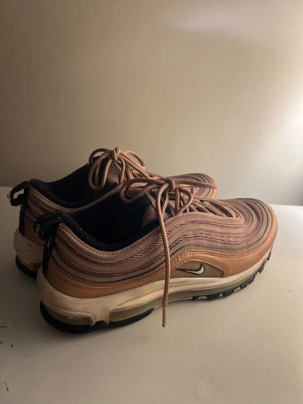 Nike iconic wavy