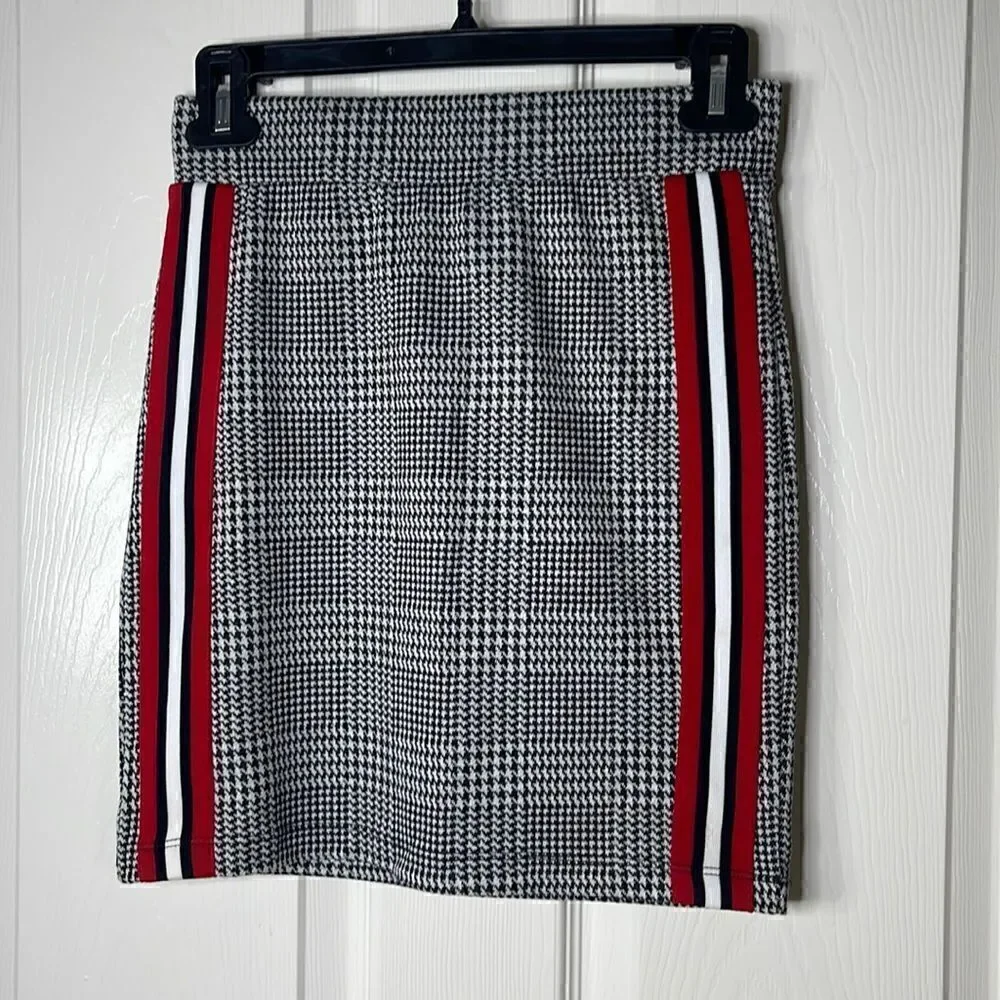 Ultra flirt houndstooth print skirt size xs