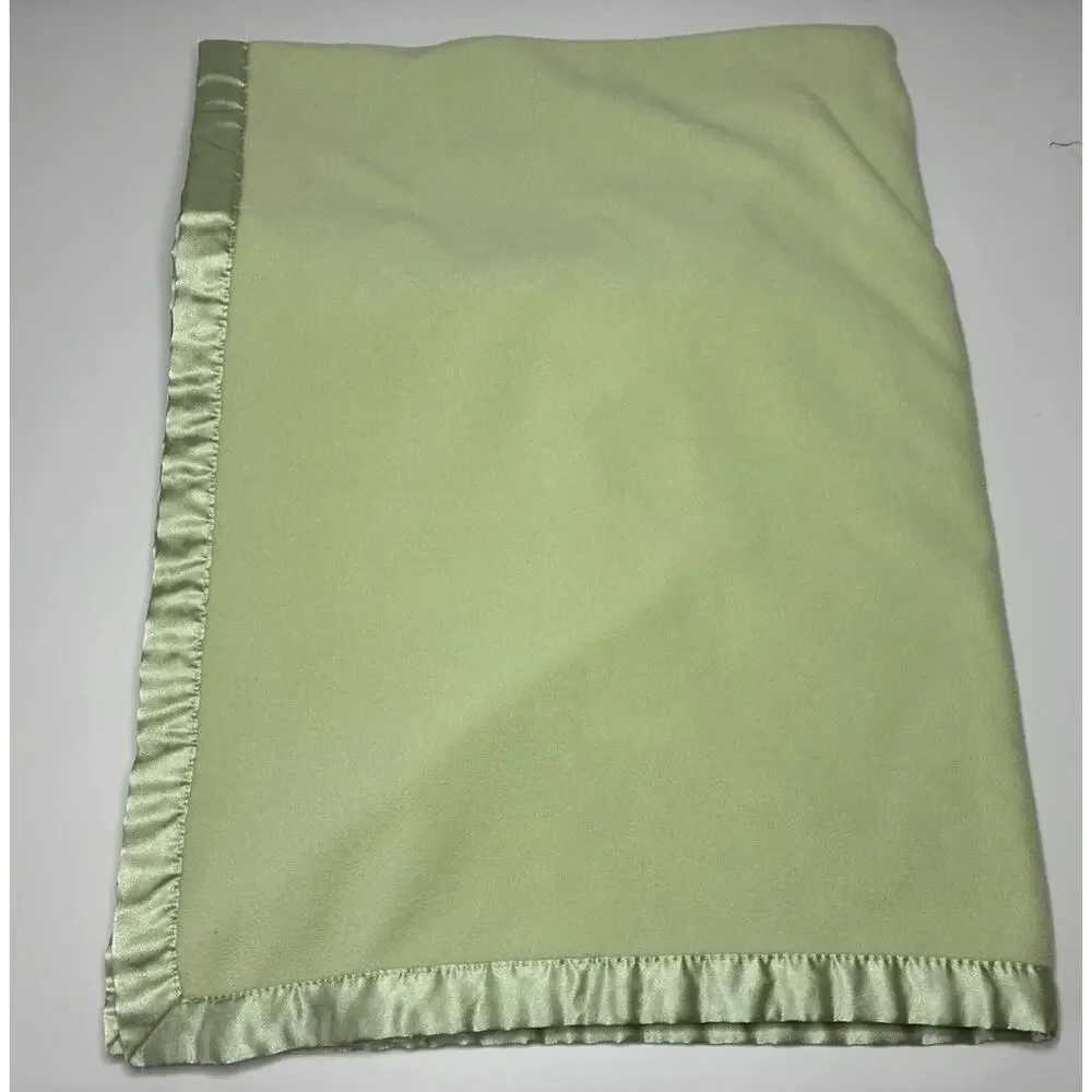 Vintage Disney Baby Winnie the Pooh Tigger Blanket Green Fleece Satin Sleeping
