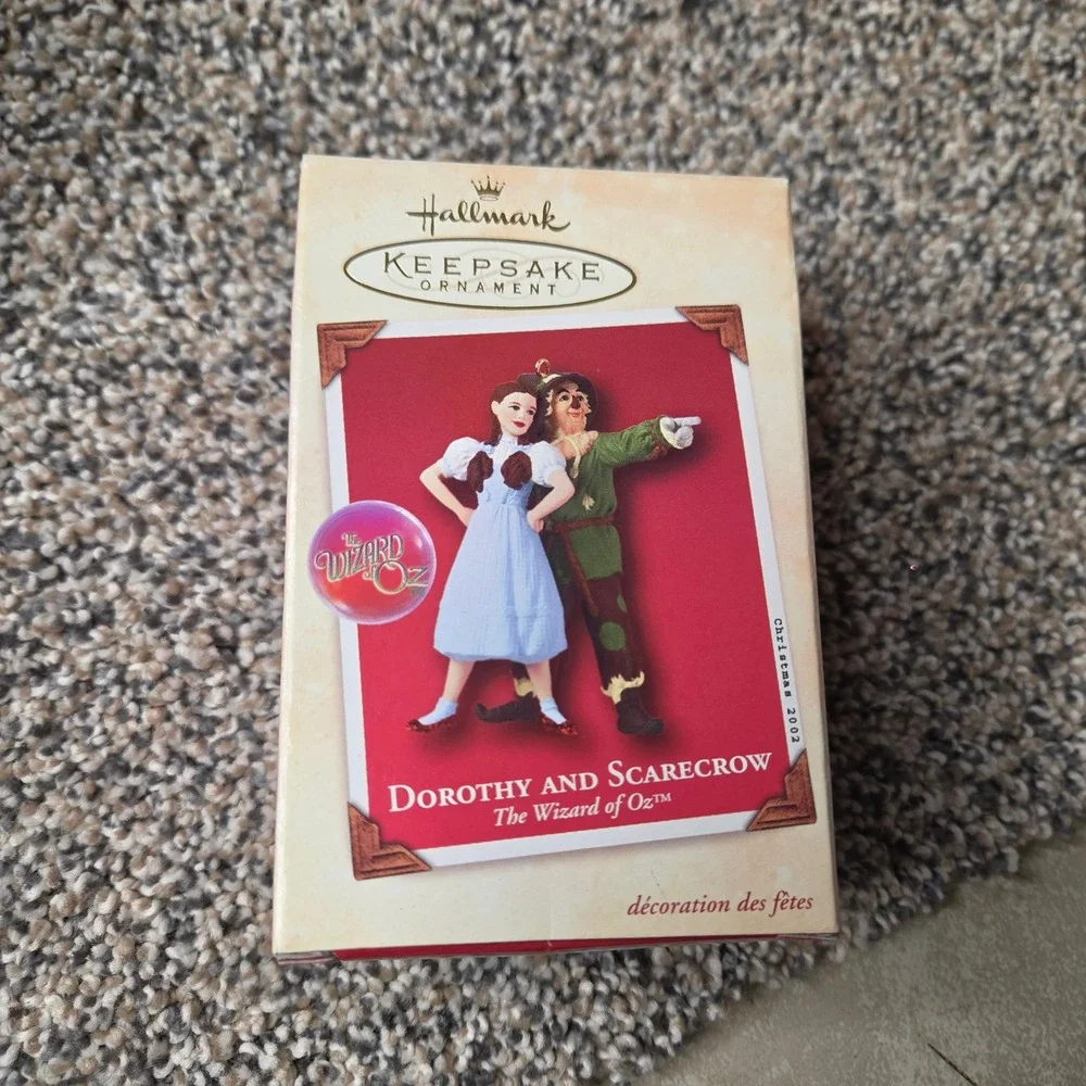Hallmark Keepsake 2002 The Wizard of Oz Dorothy and Scarecrow Ornament Boxed