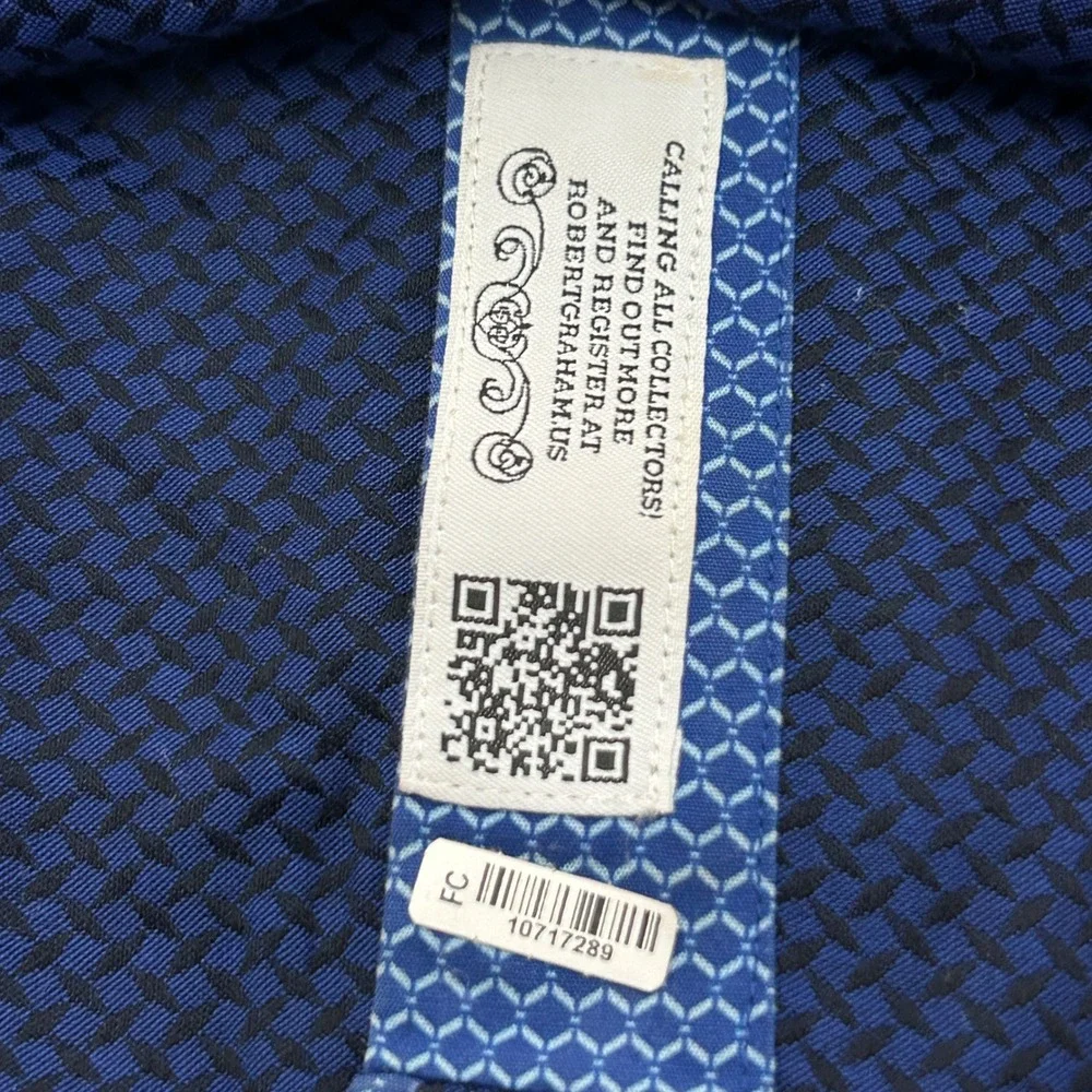 Robert Graham Button Up Shirt Size Medium Navy‎ Blue Geometric Tailored Fit
