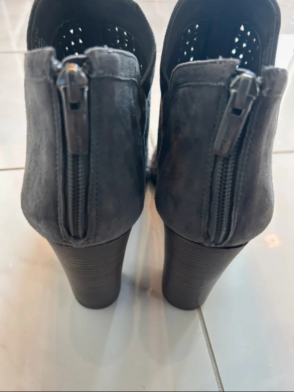 Vince Camuto suede peep