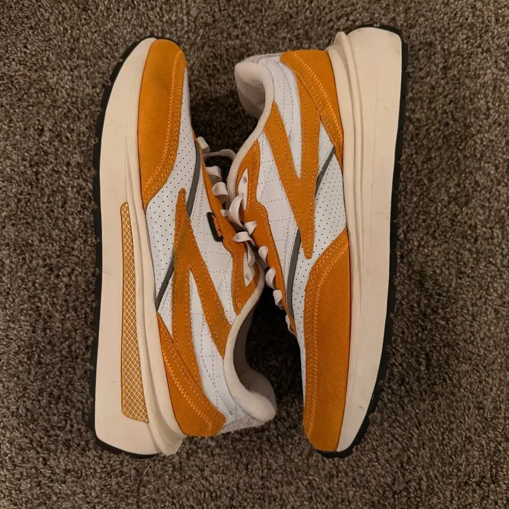 Fila padded tongue