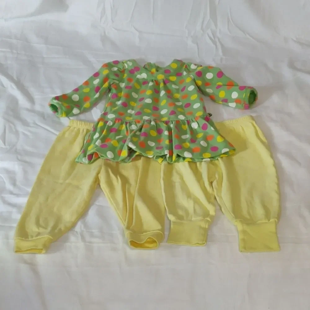 Mixed Winter Bundle with‎ Top & 2 Bottoms!