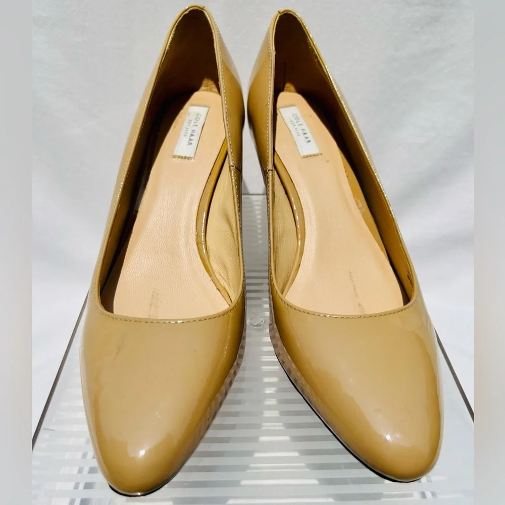 Cole Haan Patent Leather Beige Pumps Size 7B EUC