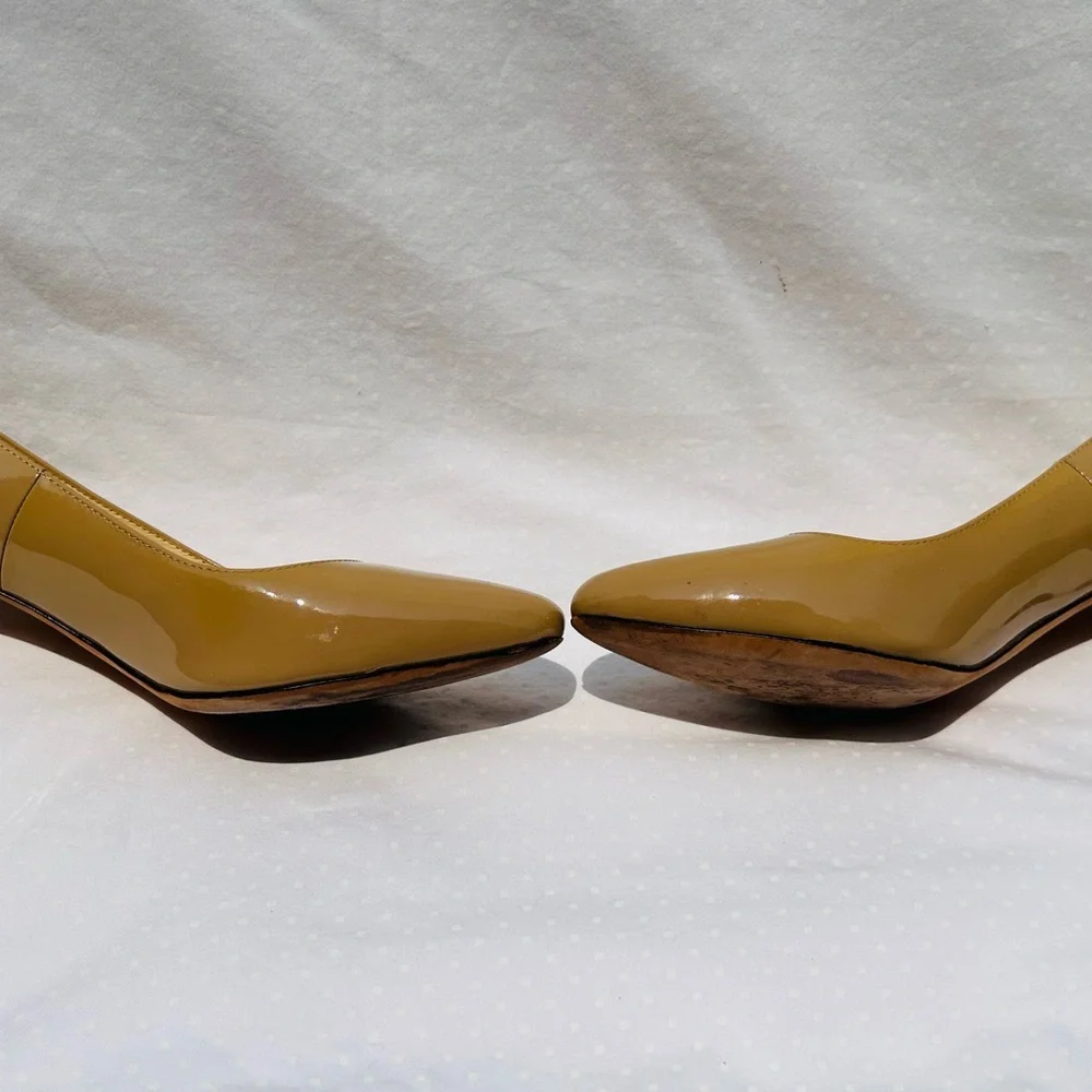Cole Haan Patent Leather Beige Pumps Size 7B EUC