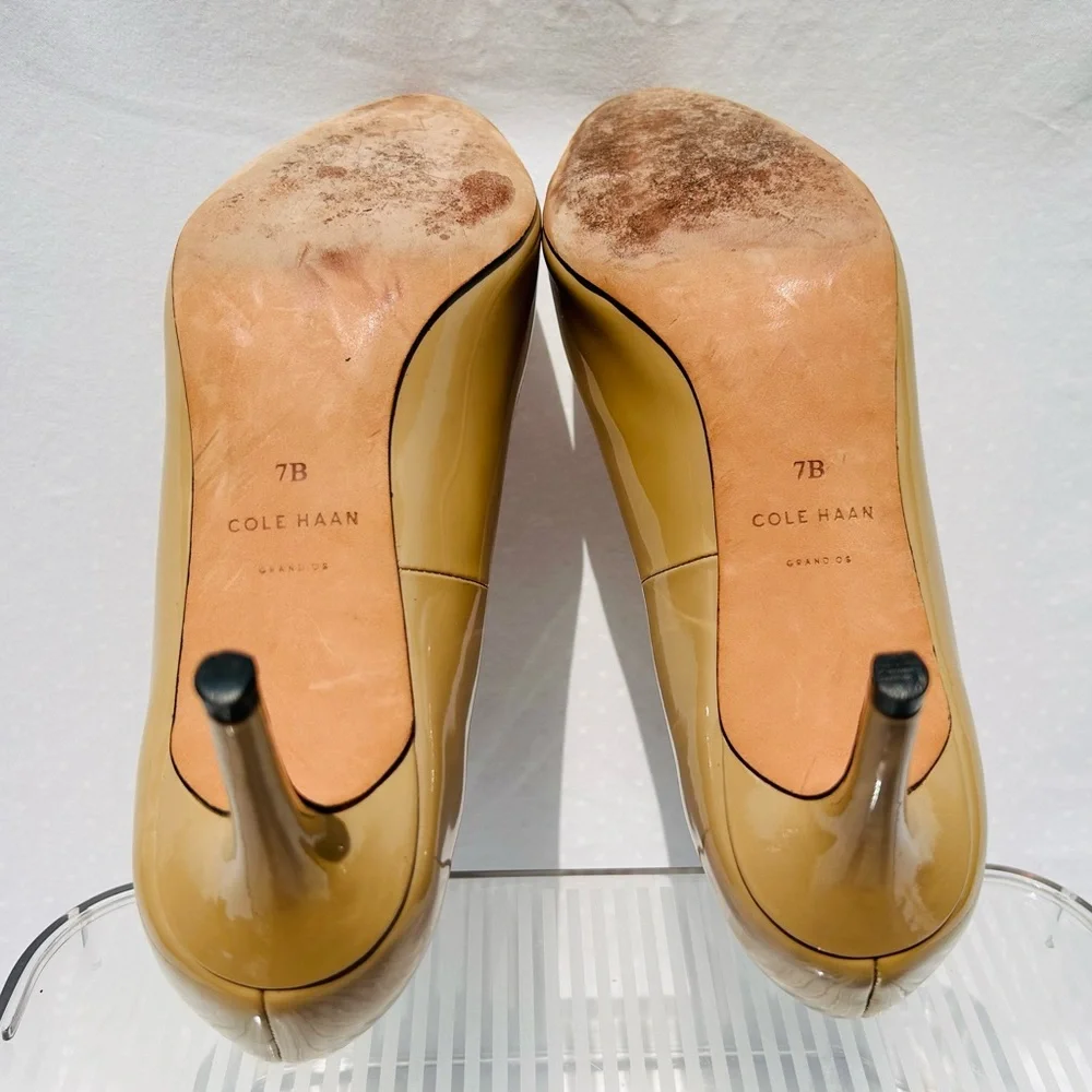 Cole Haan Patent Leather Beige Pumps Size 7B EUC