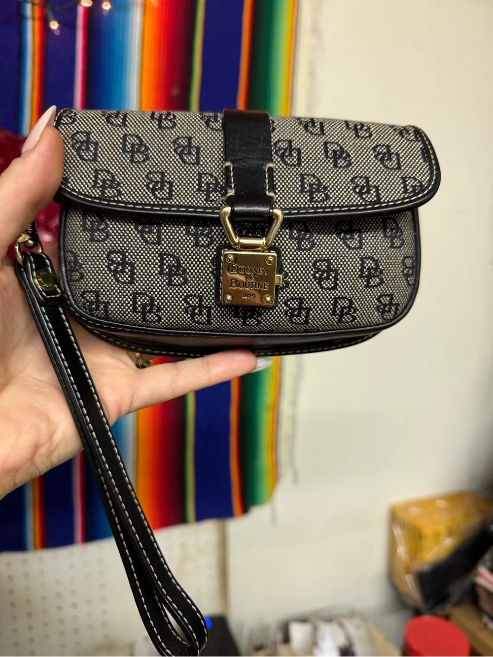 Dooney & Bourke compact dooney