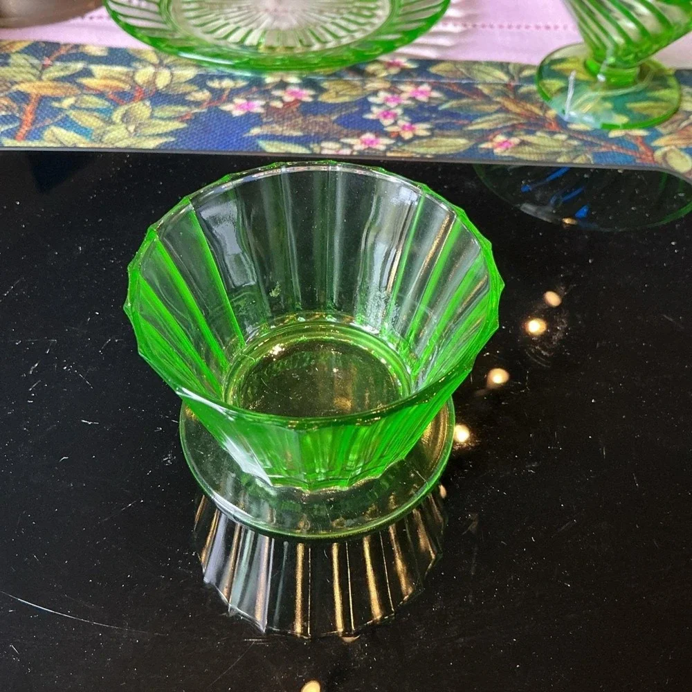 Vintage‎ Ribbed Green Uranium Depression Glass Sherbet Bowl Dessert Cup