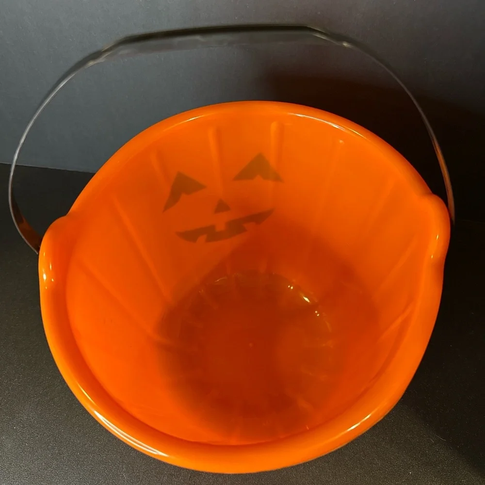 N/A festive plastic