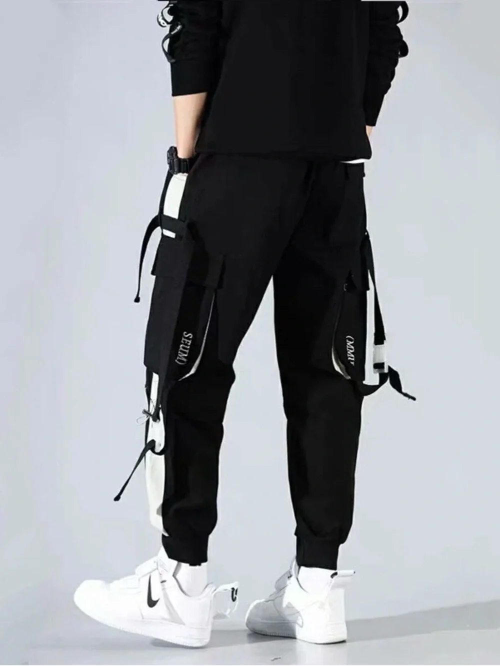 Muse modern cargo