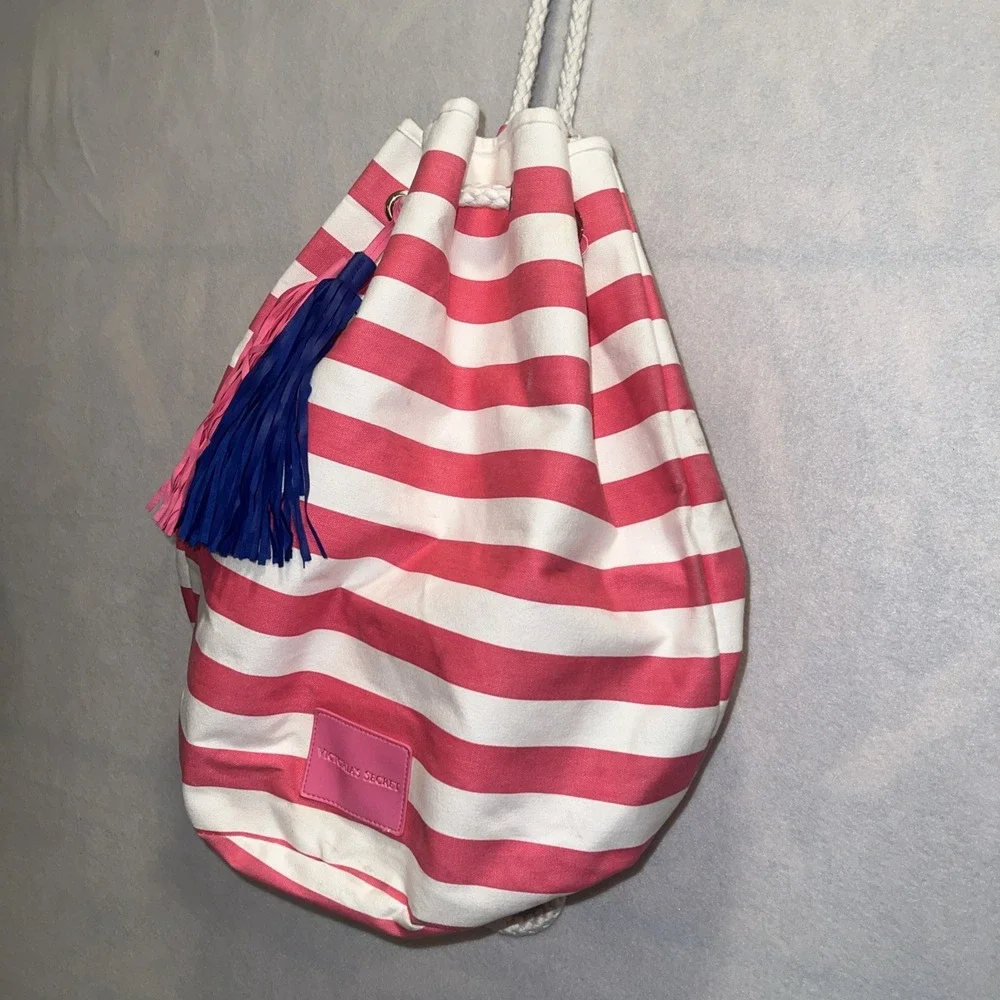 Victorias Secret pattern bag shipped