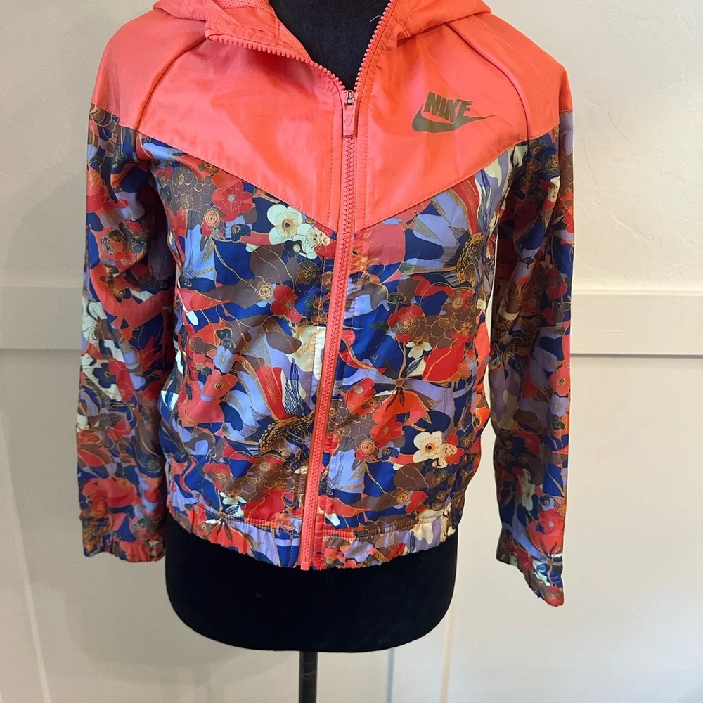 Nike vibrant large
