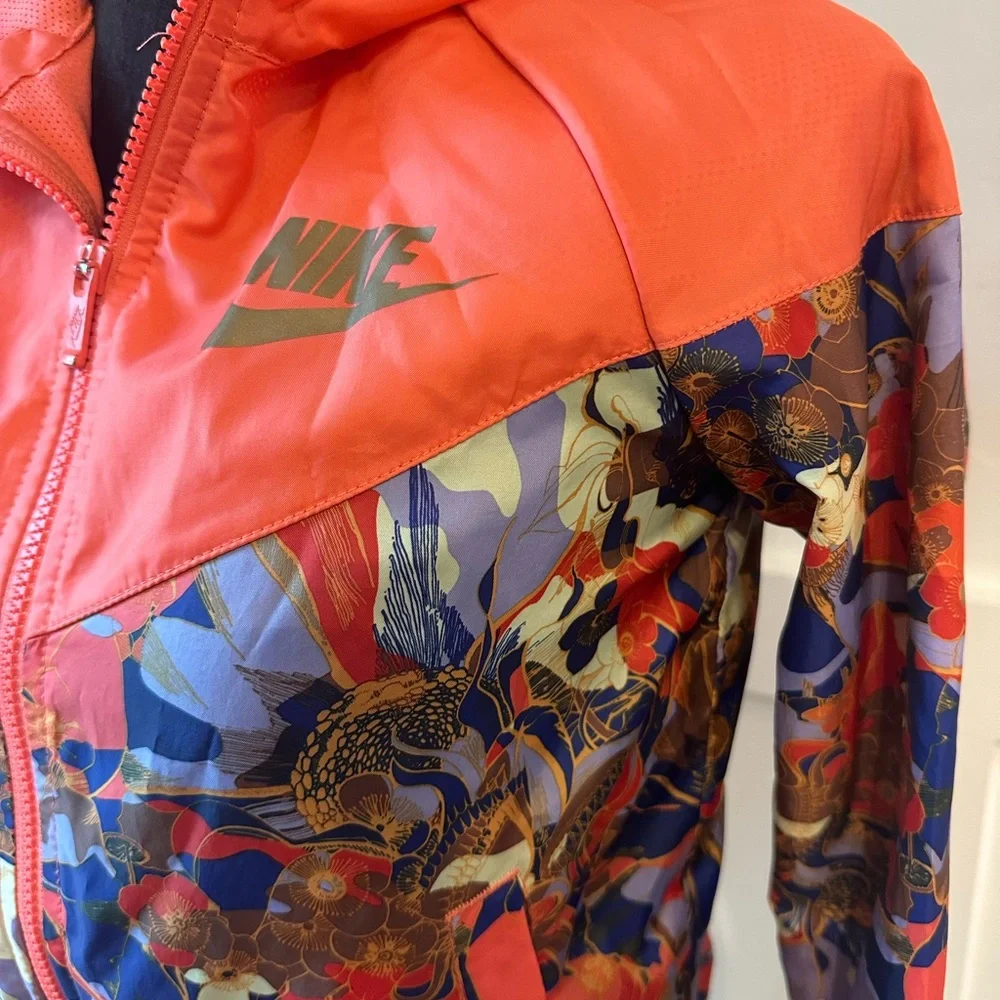 Nike vibrant large