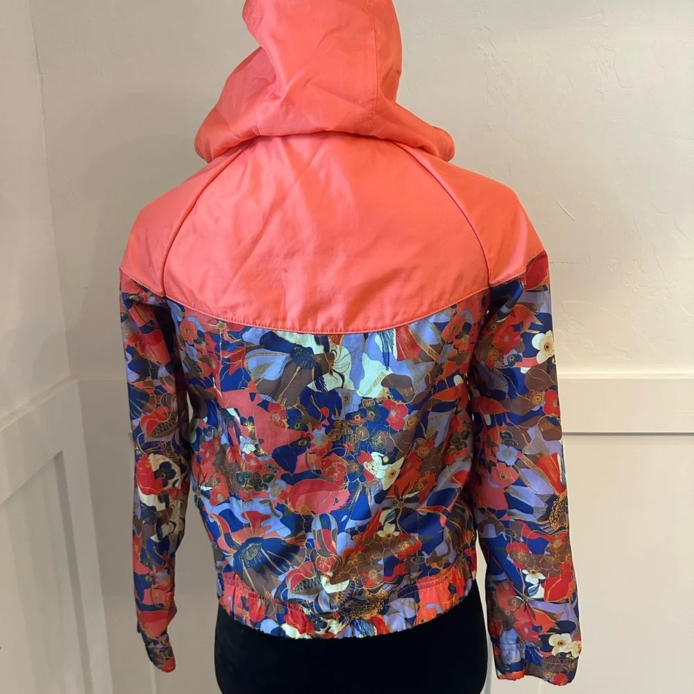 Nike vibrant large