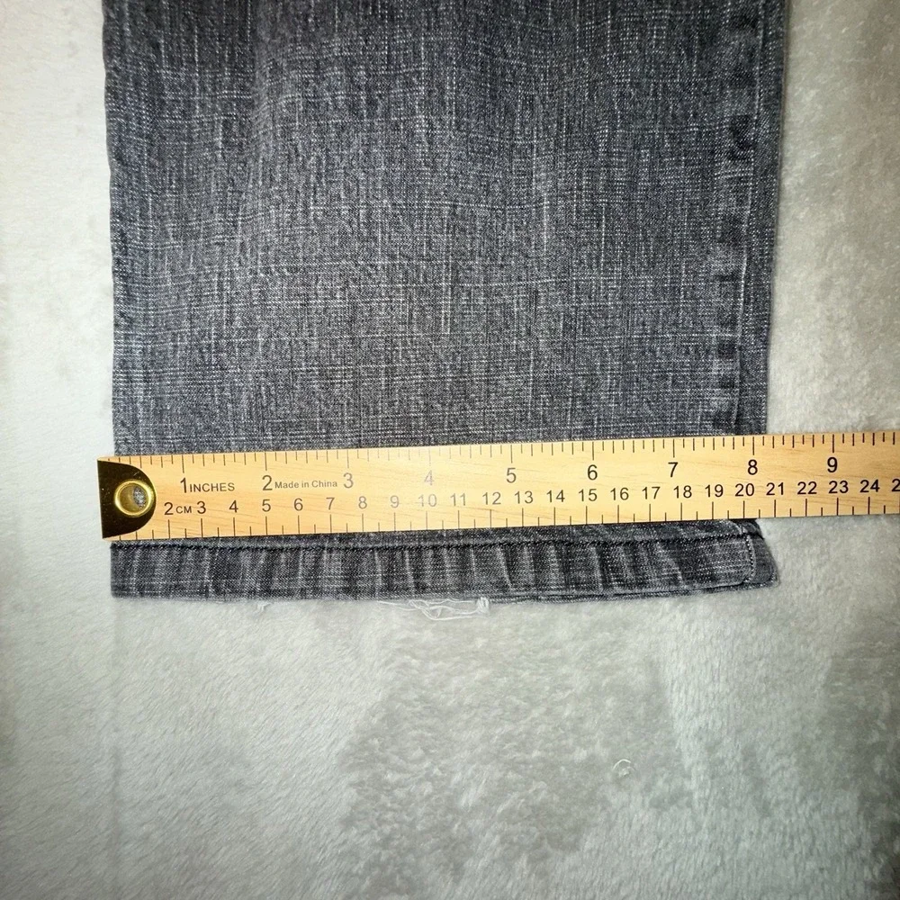 Tommy Hilfiger this product