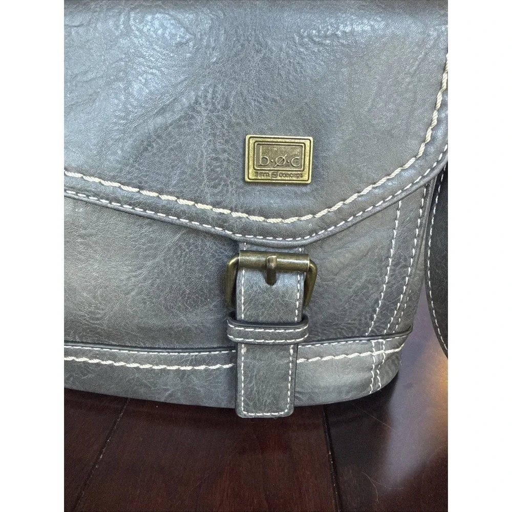 BOC Born Concept‎ Womens Gray Bucket Crossbody Shoulder Bag Zippered Pockets EUC