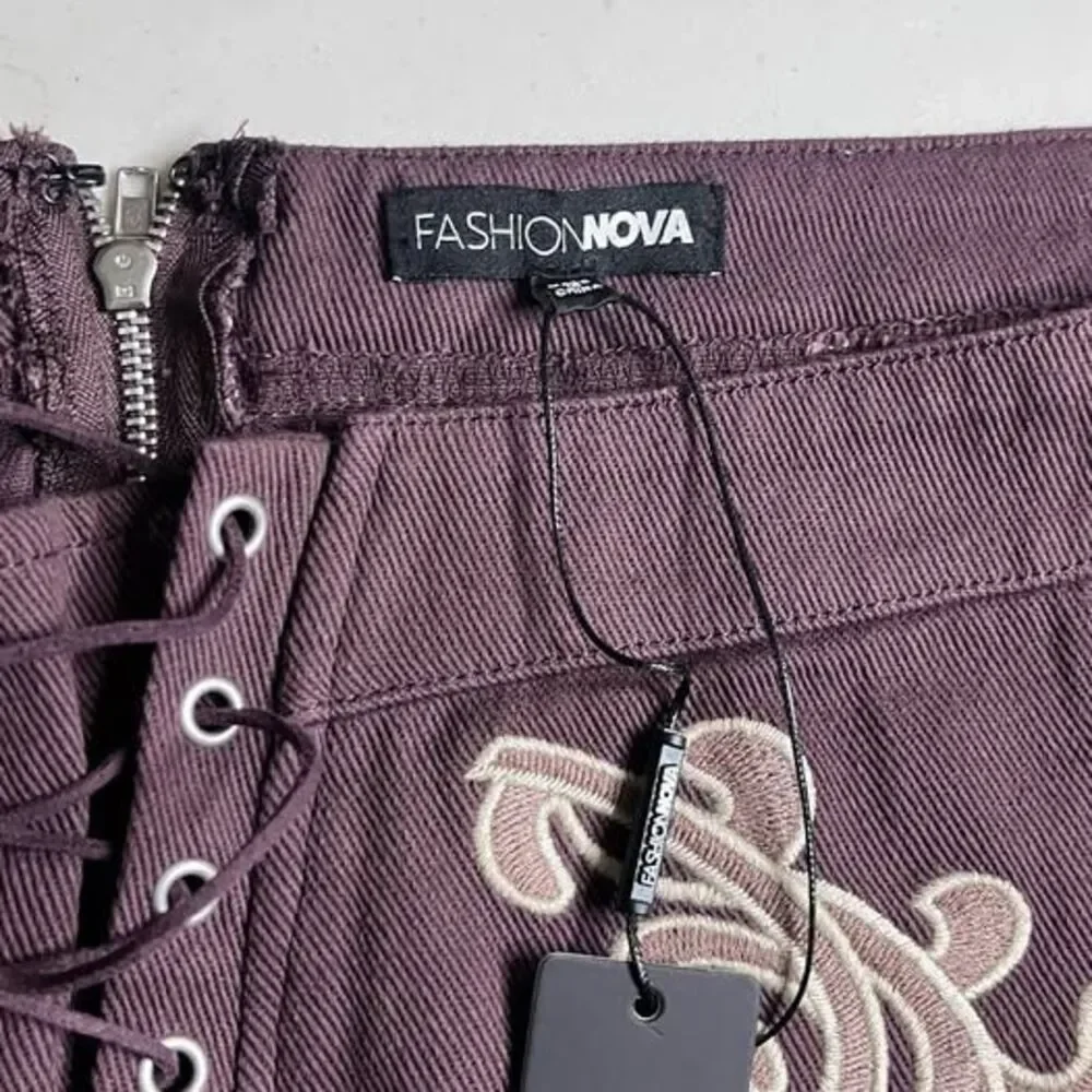 Fashion Nova waist 20in