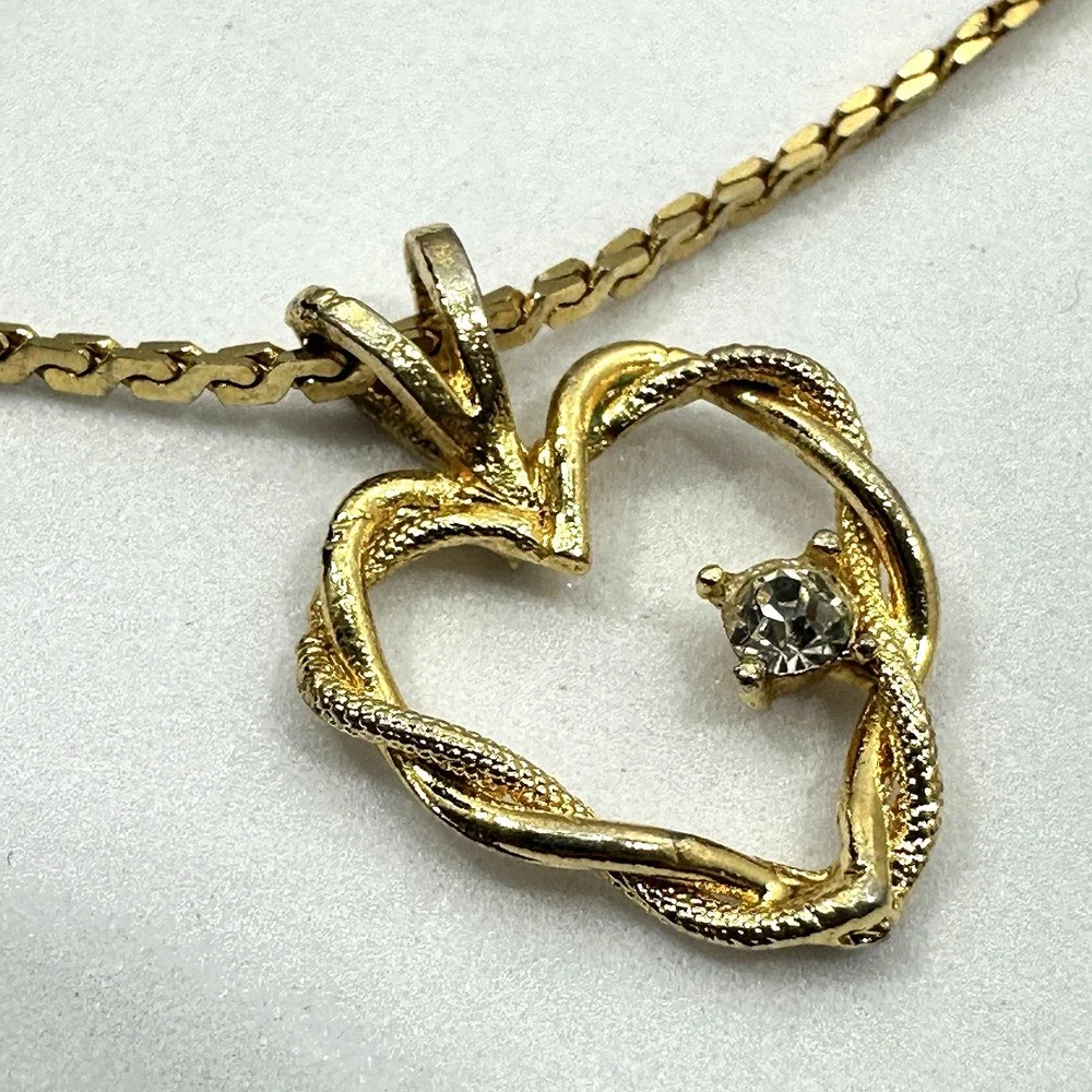 Les Bernard Open Heart Necklace Gold‎ Tone Rhinestone Pendant Signed Vintage