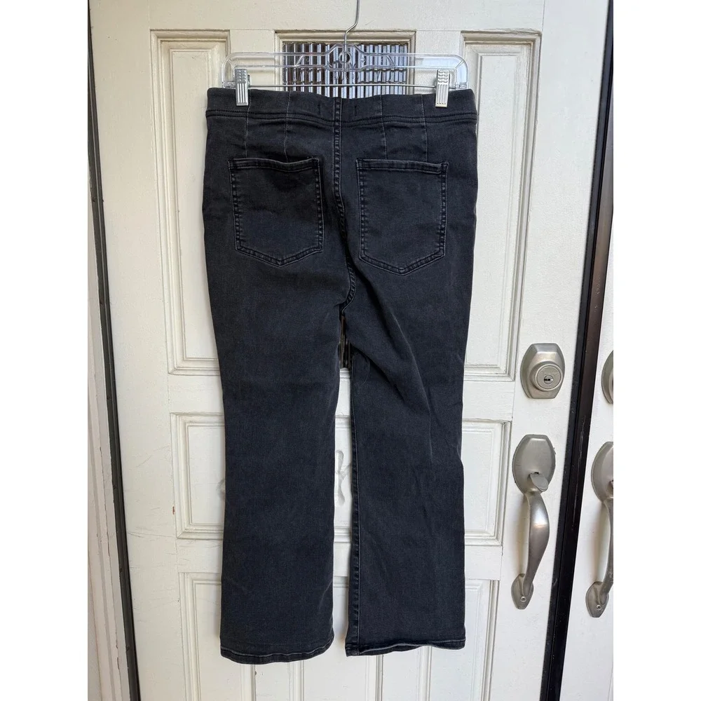 Free People accents designer