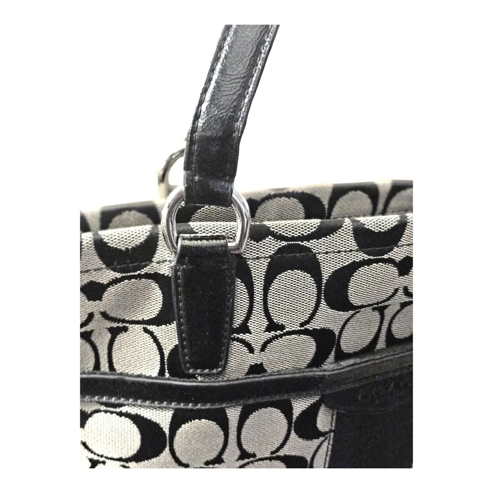 Coach signature gallery