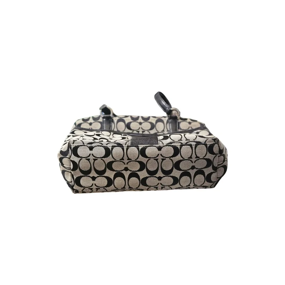 Coach signature gallery